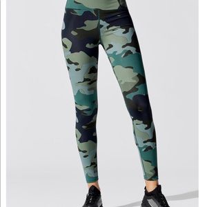 Carbon38 Camo Leggings